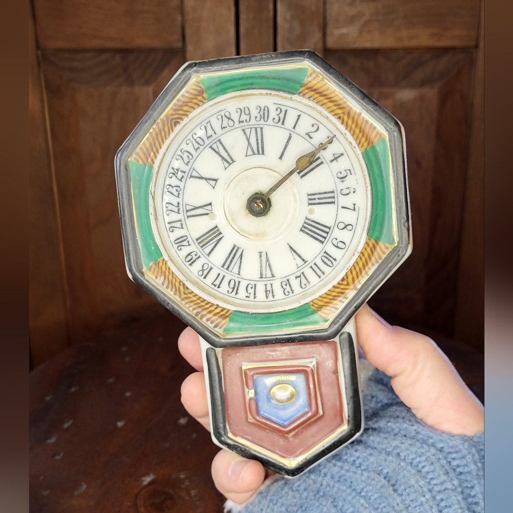 Clock Calender Wall Vase - Picture 3 of 13